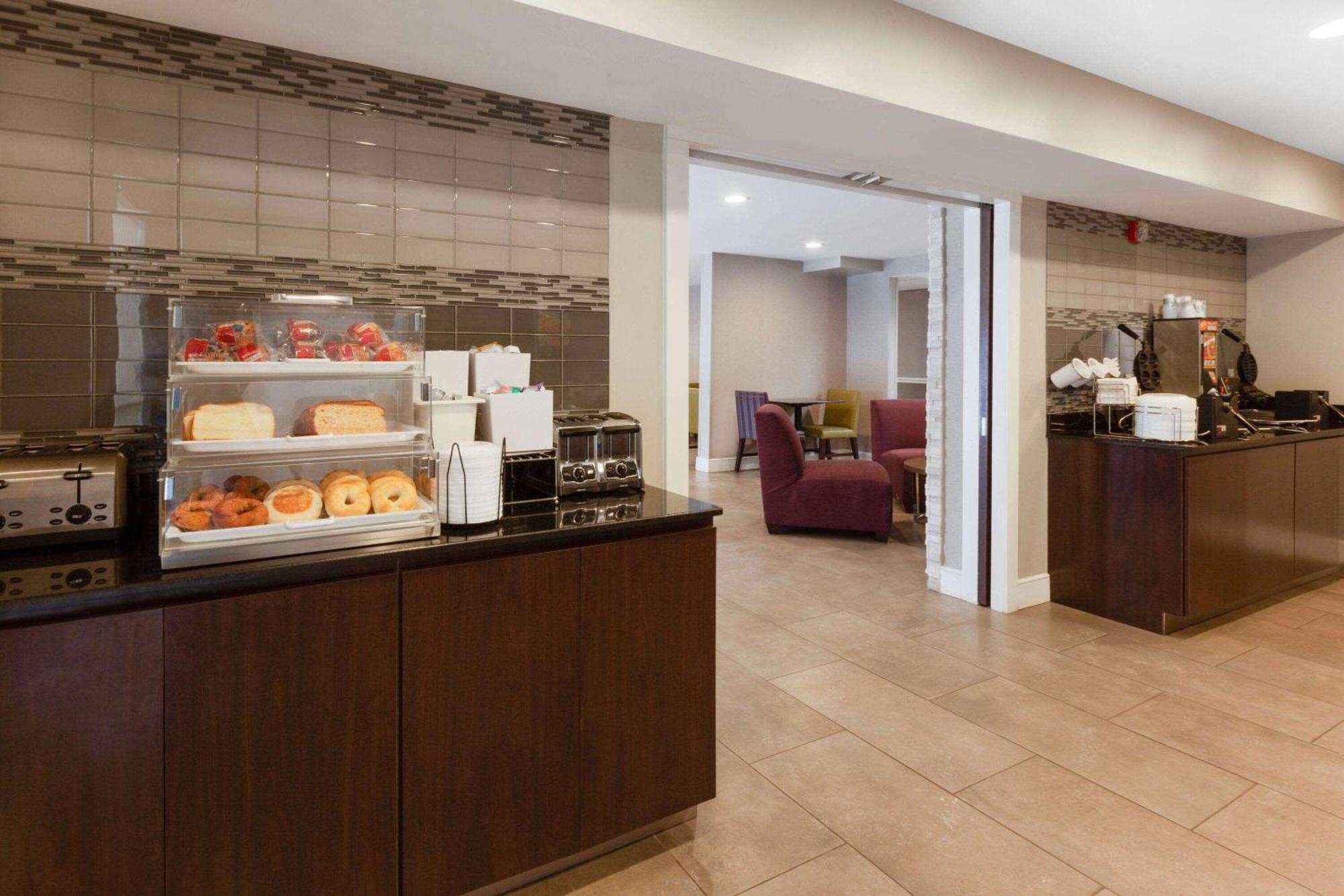 La Quinta By Wyndham Detroit Utica Hotel Buitenkant foto